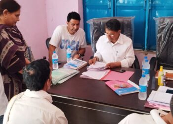 Shantmanu reviews Revision of Panchayat Electoral Rolls in R S Pura , Miran Sahib blocks