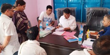 Shantmanu reviews Revision of Panchayat Electoral Rolls in R S Pura , Miran Sahib blocks
