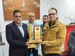 Senior JKAS Officers accorded warm send off on superannuation