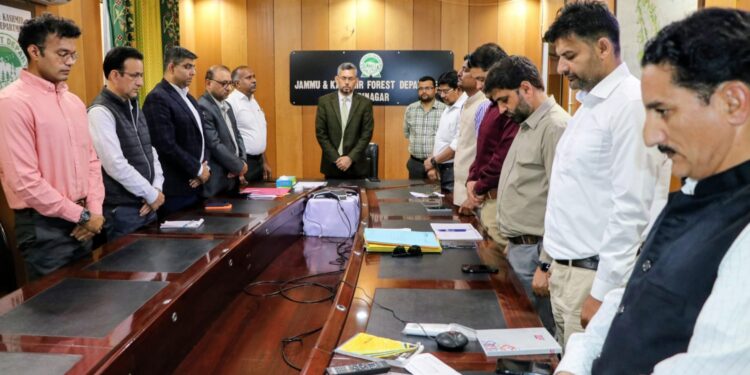 Forest Department pays homage to Naveen Shah at Condolence Meet