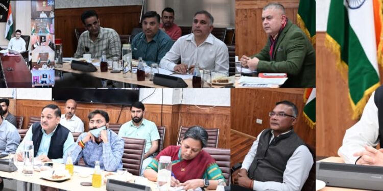 CS reviews Census-2027 preparedness, emphasizes public participation in Self-Enumeration from May 17