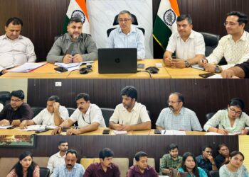 DC Kathua reviews PM-SYM Scheme implementation
