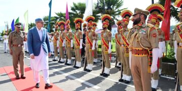 Darbar Move reopens in Srinagar, CM receives warm reception, accorded Guard of Honour