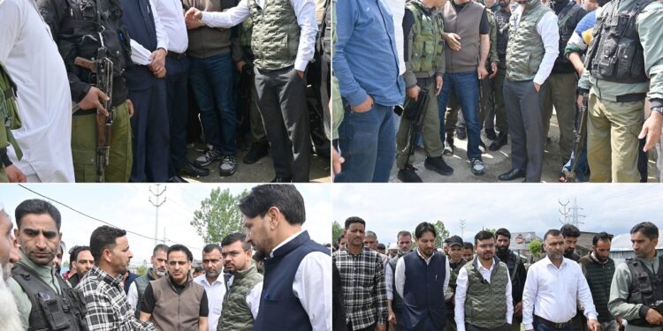 DC Kulgam visits accident-prone Manigam Crossing on NH-44; Reviews Road Safety Measures