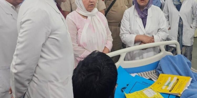 Sakeena Itoo visits SKIMS Soura, reviews healthcare services, patient care facilities