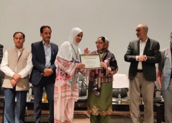 Sakeena Itoo felicitates top performers of ALOHA GAT-2025 at Srinagar