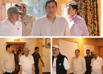 Javid Dar inspects facilities at Gulmarg Convention Centre, stresses enhanced tourist services