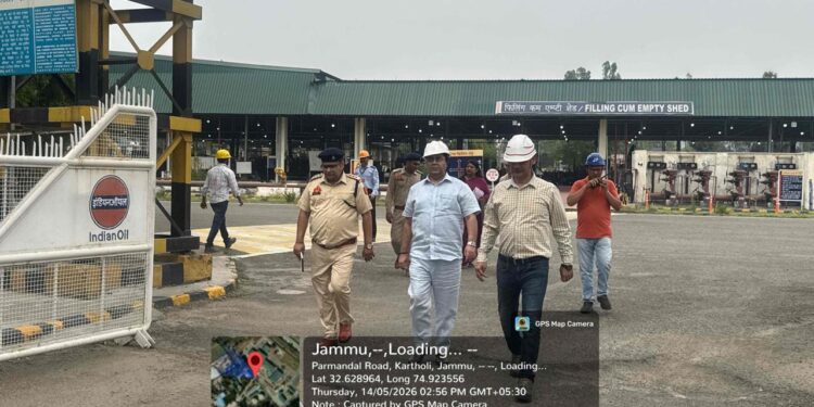 Director FCS&CA inspects FCI Godown, Indane LPG Bottling Plant