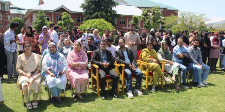 DJMC IUST marks Press Freedom Week with street theatre