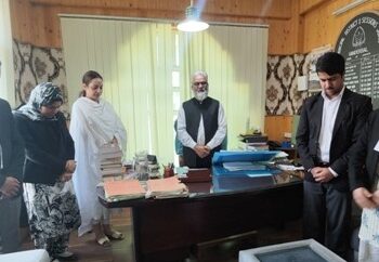 District Judiciary Ganderbal pays Homage to Mother of Chief Justice (A) Justice Sanjeev Kumar