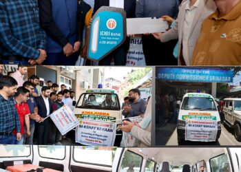 DC Srinagar hands over Mobile TB Screening Van to District Tuberculosis Centre under IDBI Bank CSR initiative