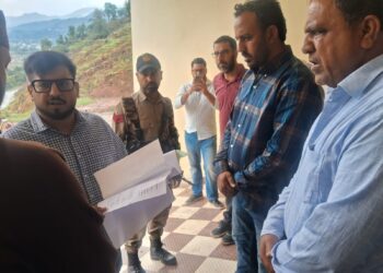 DC inspects Govt offices at Thanamandi; reviews working, service delivery