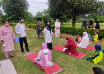 Mega Yoga Session organized under 100-Day Nasha Mukt Bharat Abhiyan at Shalimar