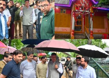 DC Anantnag visits Mata Ragniya Bhagwati Temple Logripora