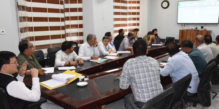 DC reviews implementation of HADP, other credit-linked schemes in Udhampur
