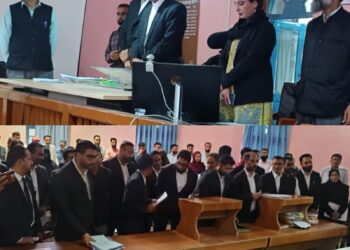 Condolence meeting held at District Court Complex Shopian to mourn demise of mother of Justice Sanjeev Kumar