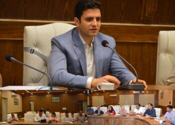DC Budgam chairs meeting of Revenue Officers