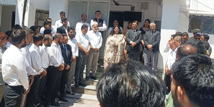 Legal fraternity Rajouri holds condolence meeting