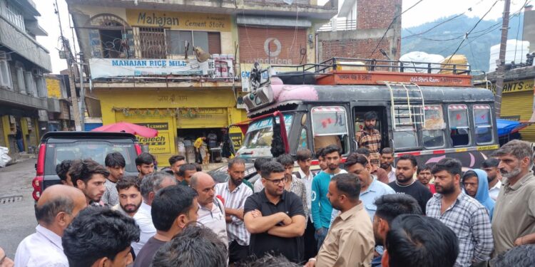 ARTO, police conduct joint enforcement-cum-awareness drive on NH-44 in Udhampur