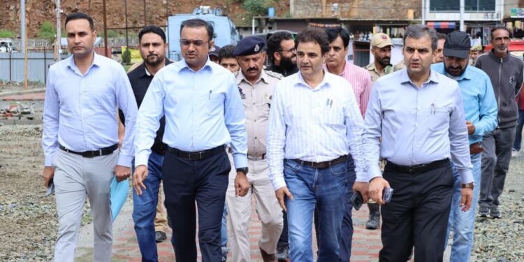 Divisional Commissioner Jammu reviews Shri Amarnath Ji Yatra-2026 arrangements at Banihal