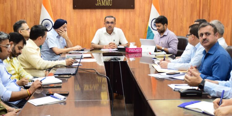 Div Com reviews flood preparedness and heatwave management in Jammu Division