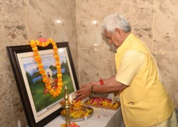Lieutenant Governor attends Rudra Abhishek ceremony on the auspicious occasion of Shivacharya Abhinavgupta Jayanti and Nirjala Ekadashi