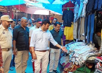 JMC Commissioner inspects footpath encroachments in Old City, Announces strict enforcement drive