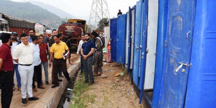 DC inspects lodgement centres, CSCs and langars along NH, reviews Shri Amarnath Ji Yatra 2026 preparedness in Udhampur