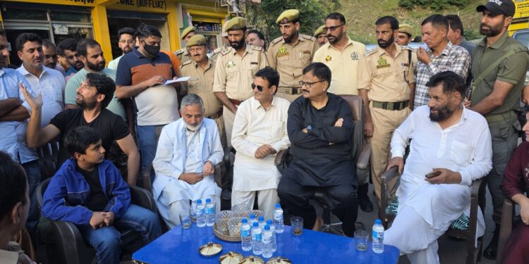 Govt stands firmly with fire affected families: Javed Rana