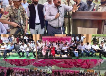 Capacity building training tour on medicinal and aromatic plants flagged off from Sub-Division Dansal