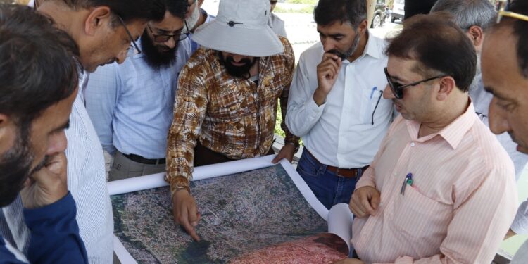 VC LCMA inspects Khushalsar-Gilsar Lake System