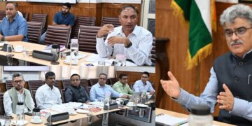 CS reviews roadmap for commercial cultivation of Medicinal & Aromatic Plants in J&K