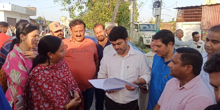 Commissioner JMC visits Ward No. 61, Reviews ongoing development works