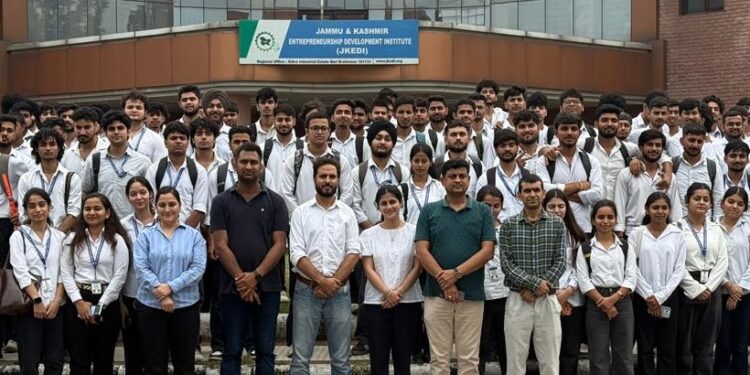 227 students commence Summer Internship Programme at JKEDI