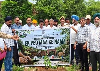 Wildlife Division Kathua organizes plantation drive at Jasrota
