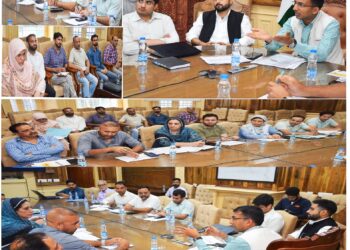 Div Com Kashmir reviews progress of 60 MLD STP Noorbagh