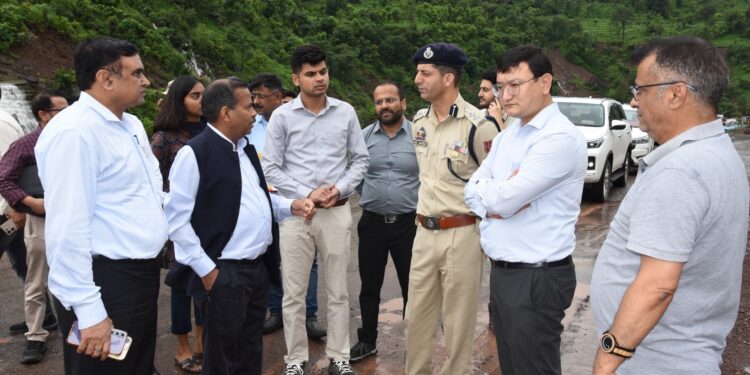 Anil Kumar inspects landslide-affected NH-44 stretches, reviews restoration works in Udhampur