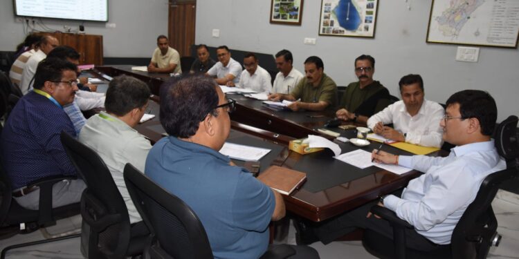DC reviews implementation of HADP, JKCIP and agriculture credit-linked schemes in Udhampur