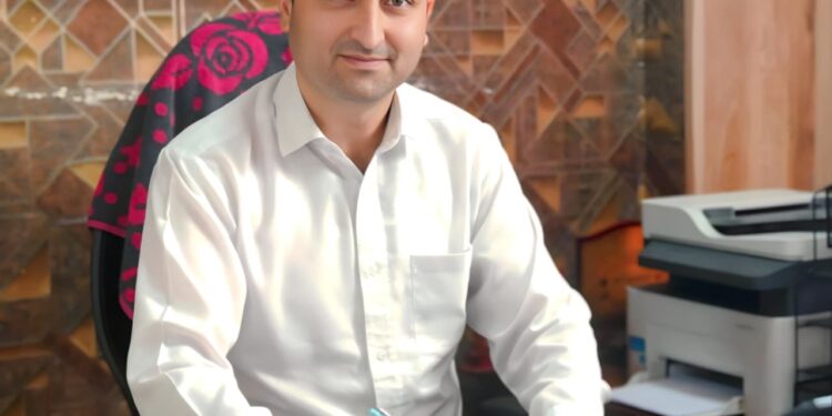 Sajad Ahmed Shah assumes charge as DIO Shopian; District Admin extends warm welcome