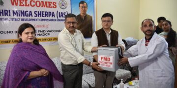 DC Udhampur inaugurates FMD vaccination campaign under NADCP in Udhampur