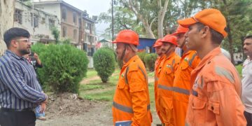 DC Rajouri appreciates NDRF team for work during flood emergency