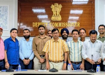 NHRC Special Monitor discusses Tawi conservation, waste management with civil society groups in Jammu