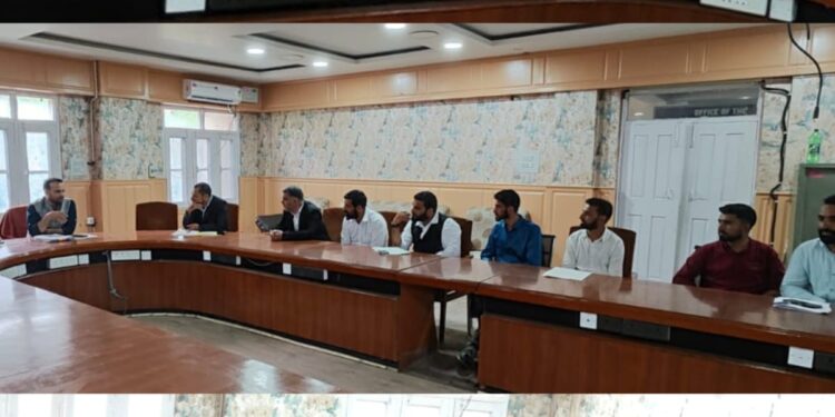 DLSA Ganderbal convenes meeting of LSUM to review implementation of NALSA Scheme
