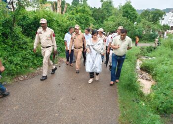 DC Samba inspects Samba–Goran road stretch; directs expeditious completion of works amid monsoon