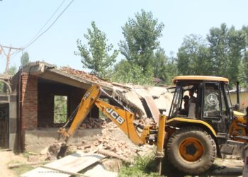 District Admin, Police intensify crackdown on drug peddlers in Budgam