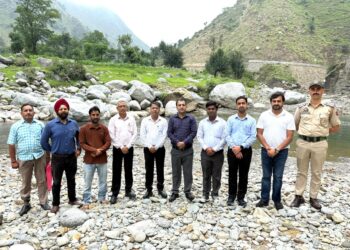 DC Kathua, Deputy Commissioner KVS Jammu inspect proposed site for Kendriya Vidyalaya at Bani