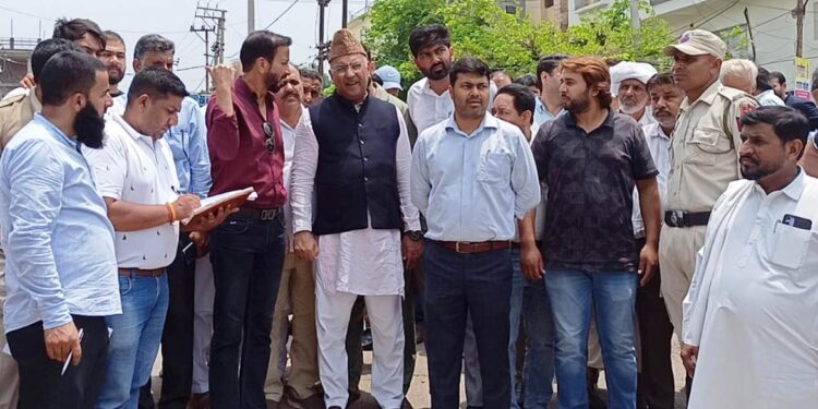 Member Parliament Er. Ghulam Ali Khatana inspects Ward No. 74, Reviews development, civic works