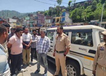 ARTO Rajouri conducts enforcement drive on Darhal route