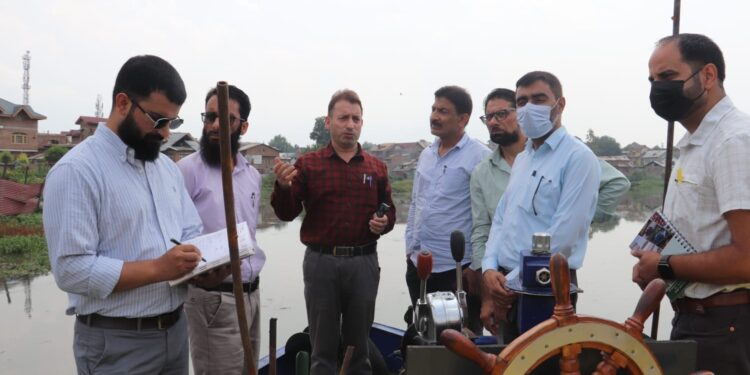 JKLCMA Vice Chairman reviews conservation, dredging works in Gilsar