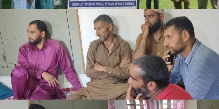 Mission Shakti Shopian conducts Awareness Programme on welfare initiatives for women at kathollan